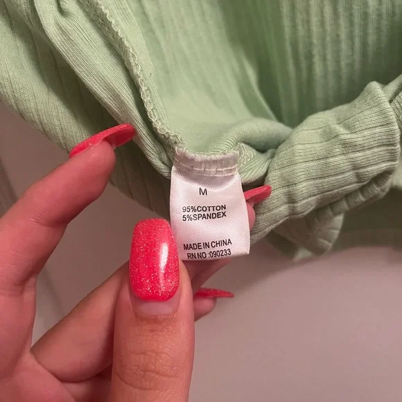 Green Open Back Cropped Top - Picture 3 of 4